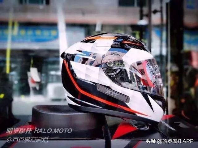 性价比极高的4个摩托车头盔,质量可靠售价便宜